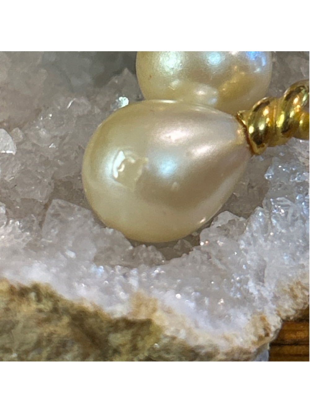 MMA 1984 EARRINGS WITH LARGE FAUX PEARLS gold tone beauties - Picture 4 of 5